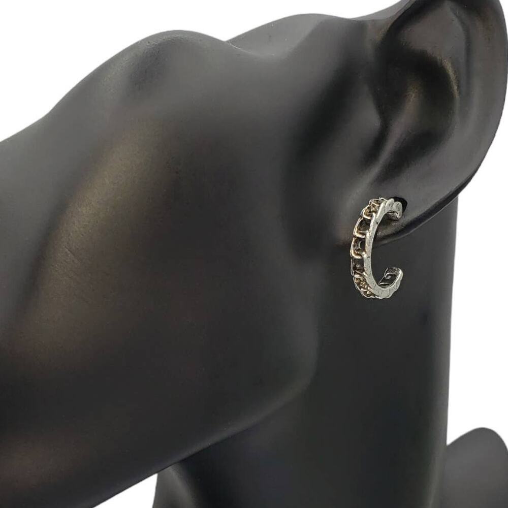 5/10 NWT Silver tone textured huggie hoops